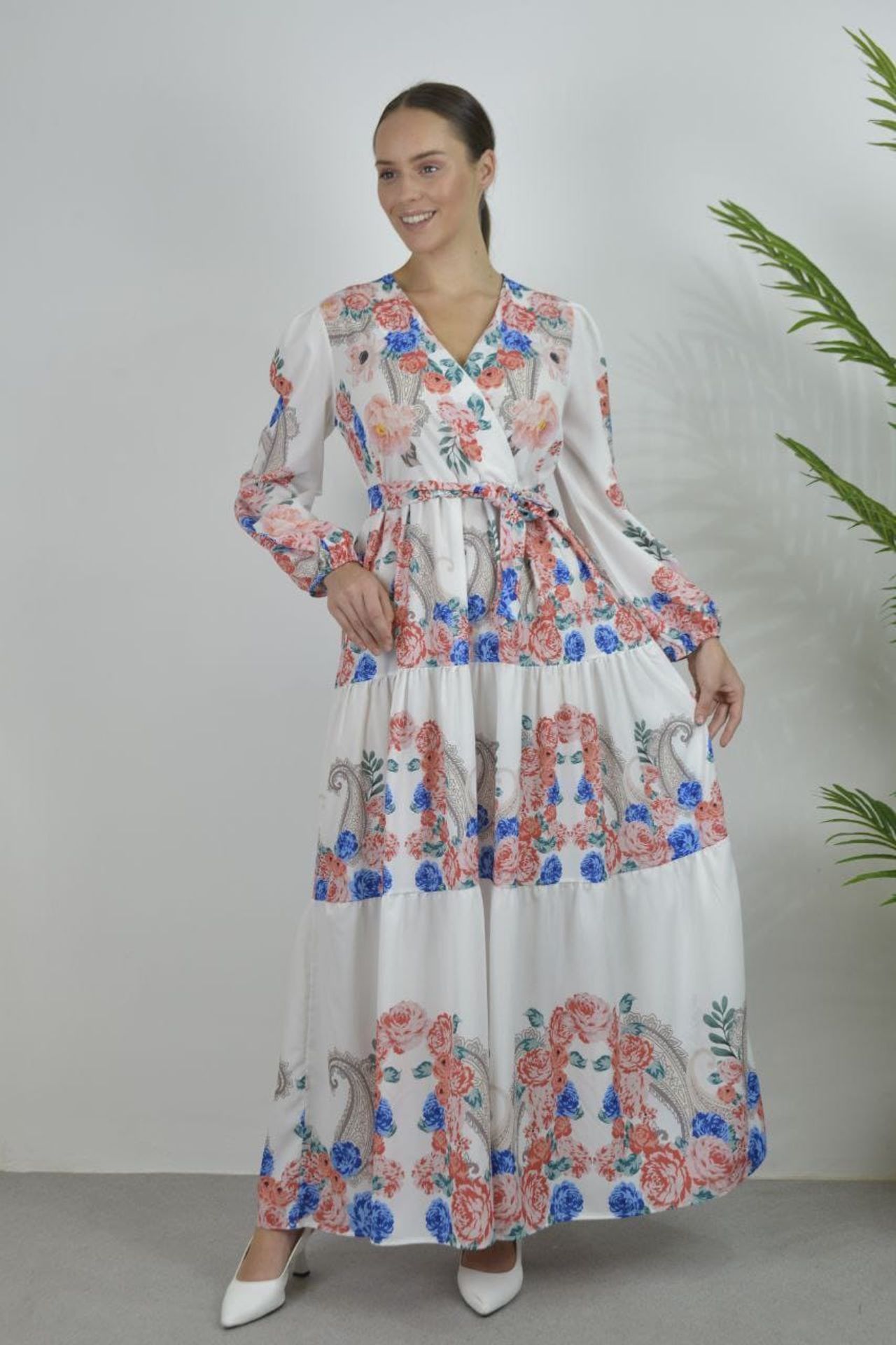 MSN Floral V-Neck Maxi Dress with Tie Detail 3